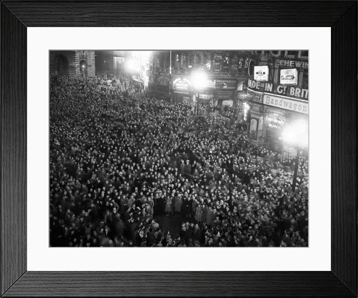 Framed Print : Crowds celebrate the New Year in Piccadilly 1950 Framed Print : Crowds celebrate the New Year in Piccadilly 1950