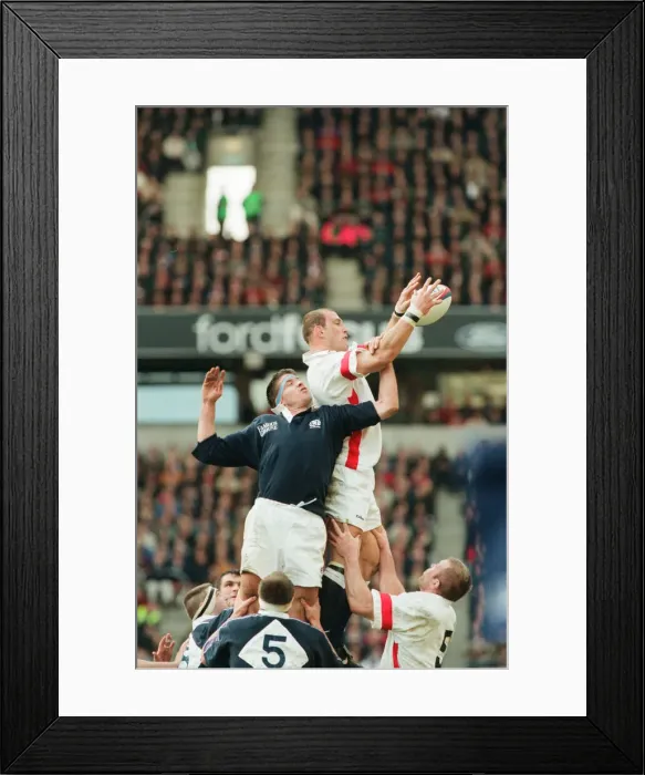 Framed Print : Calcutta Cup Five Nations. England 24 v. Scotland 21 at Twickenham Framed Print : Calcutta Cup Five Nations. England 24 v. Scotland 21 at Twickenham