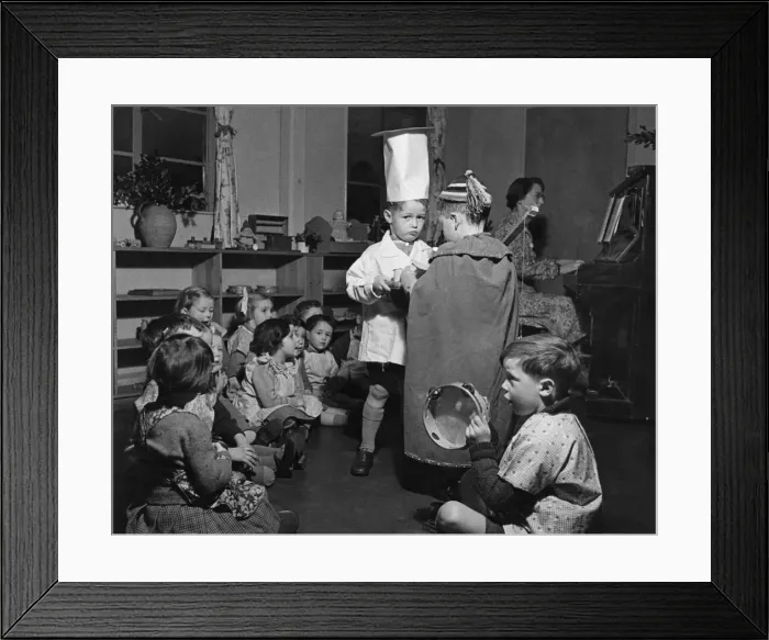 Framed Print : Children at The Guildford (Surrey) Day Nursery, ages two to five