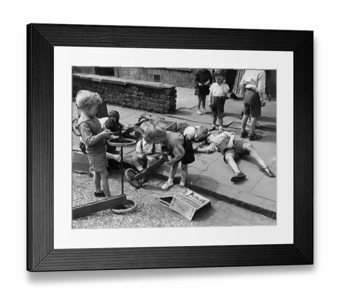 Framed Print : London children prepare for Soap Box Derby'June 1950 Framed Print : London children prepare for Soap Box Derby'June 1950