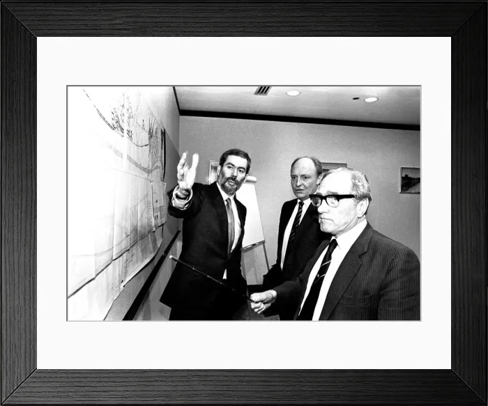 Framed Print : Neil Kinnock during a visit to Tyneisde 9 January 1987 - Jim Cousins Framed Print : Neil Kinnock during a visit to Tyneisde 9 January 1987 - Jim Cousins