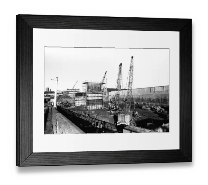 Framed Print : The construction of the new Redheugh Bridge across the River Tyne in Newcastle 12 January