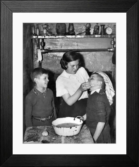 Framed Print : War Children 21st September 1940 Framed Print : War Children 21st September 1940