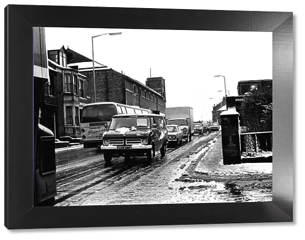 Traffic struggles along Bensham Bank, Gateshead, in the snow 23 Novemver 1971