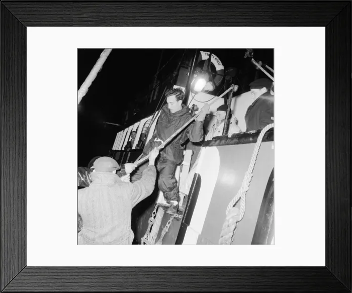 Framed Print : TV presenter Raymond Baxter seen here boarding the Goodwin lightship 23rd November 1956 Framed Print : TV presenter Raymond Baxter seen here boarding the Goodwin lightship 23rd November 1956