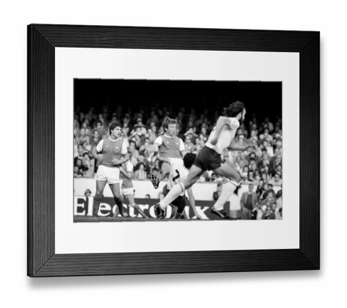 Framed Print : English League Division One match at Highbury. Arsenal 2 v Tottenham Hotspur 0 Framed Print : English League Division One match at Highbury. Arsenal 2 v Tottenham Hotspur 0