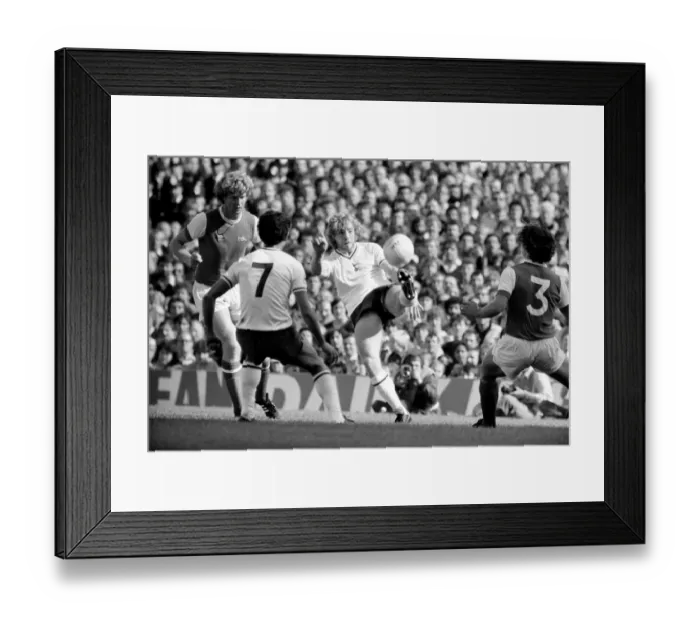 Framed Print : English League Division One match at Highbury. Arsenal 2 v Tottenham Hotspur 0