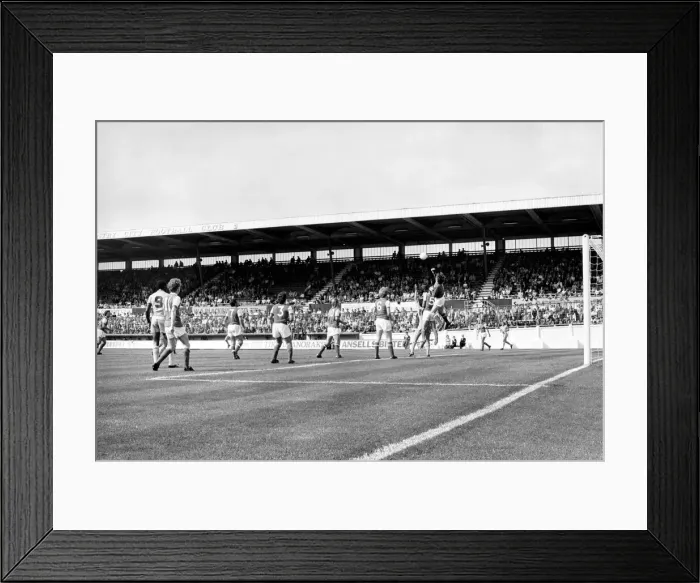 Framed Print : English Division 1. Coventry 3 v. Arsenal 1. August 1980 LF04-09-029 Framed Print : English Division 1. Coventry 3 v. Arsenal 1. August 1980 LF04-09-029