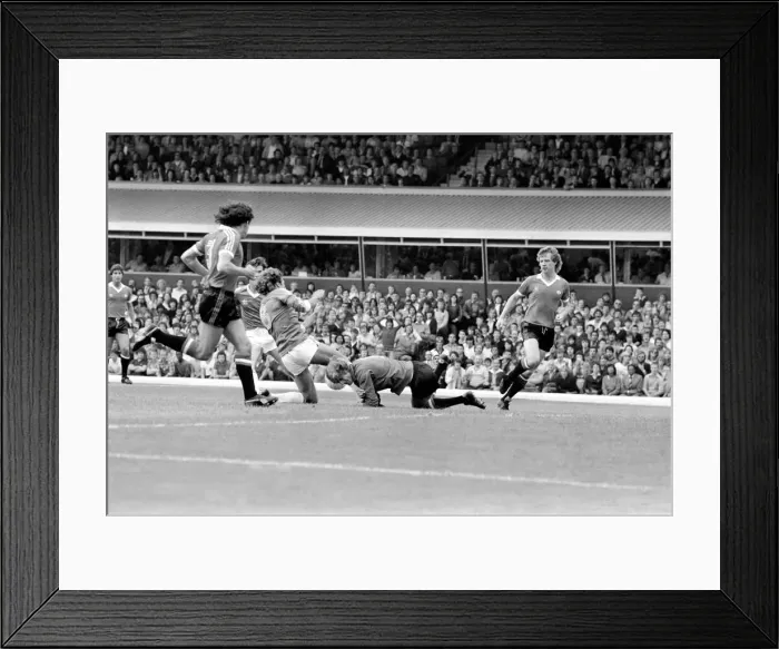 Framed Print : English League Division One match at St. Andrews. Birmingham City 0 v Manchester United 0 Framed Print : English League Division One match at St. Andrews. Birmingham City 0 v Manchester United 0
