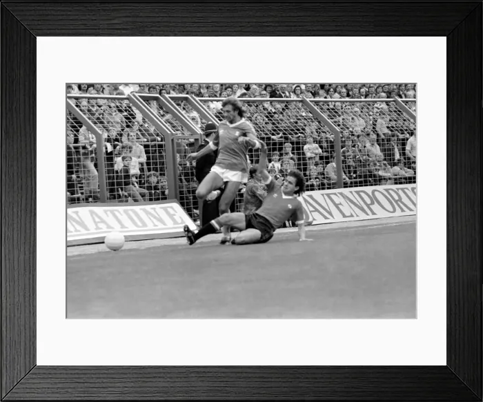 Framed Print : English League Division One match at St. Andrews. Birmingham City 0 v Manchester United 0