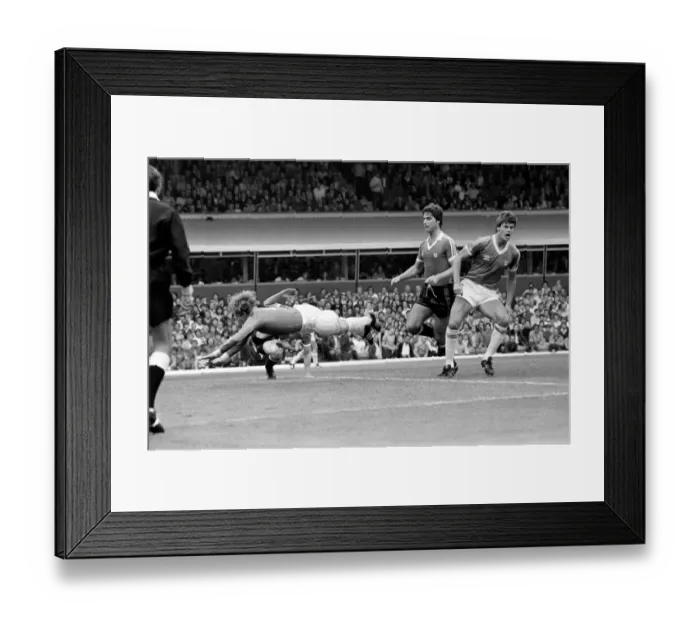 Framed Print : English League Division One match at St. Andrews. Birmingham City 0 v Manchester United 0 Framed Print : English League Division One match at St. Andrews. Birmingham City 0 v Manchester United 0