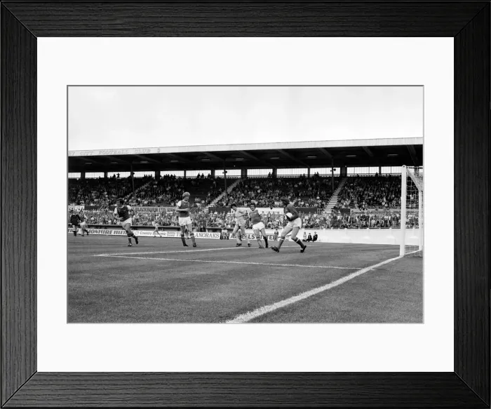 Framed Print : English Division 1. Coventry 3 v. Arsenal 1. August 1980 LF04-09-013 Framed Print : English Division 1. Coventry 3 v. Arsenal 1. August 1980 LF04-09-013