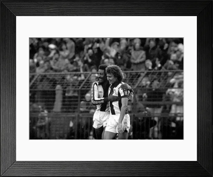 Framed Print : English League Division One match at The Hawthorns. West Bromwich Albion v Arsenal Framed Print : English League Division One match at The Hawthorns. West Bromwich Albion v Arsenal