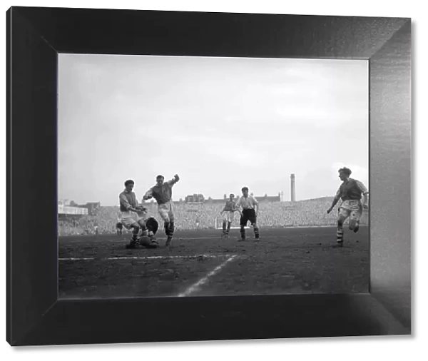 Football Luton v Arsenal SP 9  /  3  /  1952 C1190  /  1