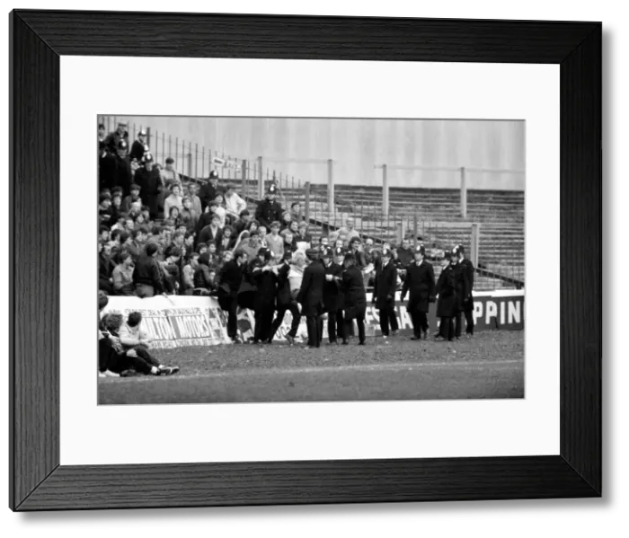 Framed Print : F. A Cup Football. Chelsea 2 v. Tottenham Hotspurs 3. F. A. Cup March 1982 LF08-16-067 Framed Print : F. A Cup Football. Chelsea 2 v. Tottenham Hotspurs 3. F. A. Cup March 1982 LF08-16-067