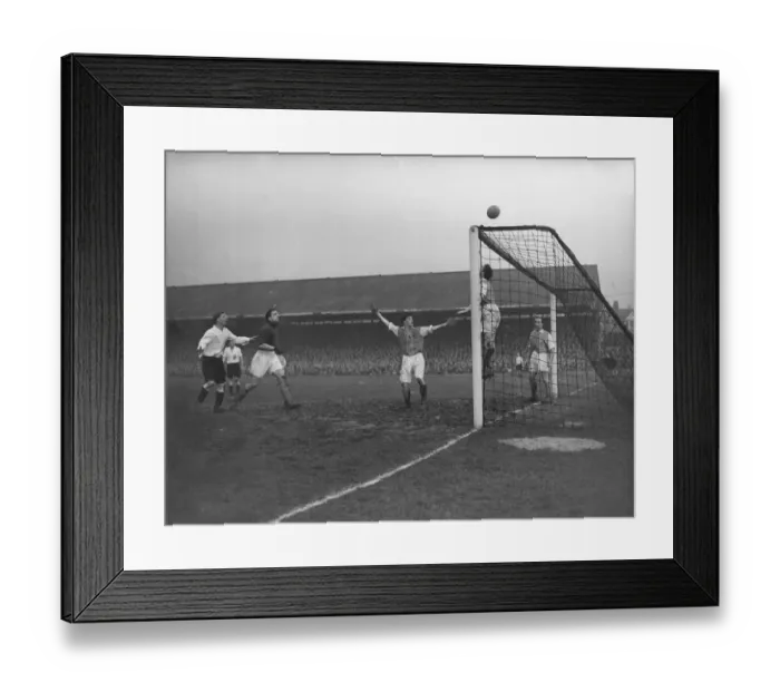 Framed Print : Football Southend United v Bristol Rovers 5 / 2 / 1952 C593 / 2 Framed Print : Football Southend United v Bristol Rovers 5 / 2 / 1952 C593 / 2