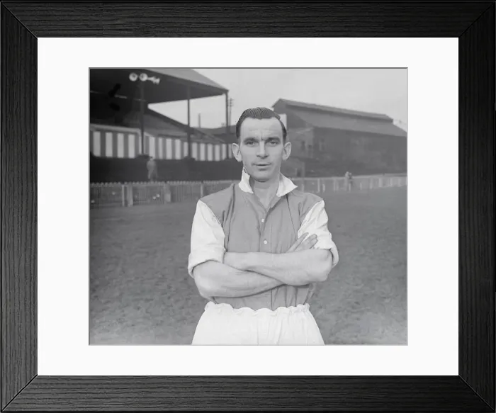 Framed Print : Football Gladstone Guest Rotherham Utd 24  /  11  /  1951 B5496  /  3