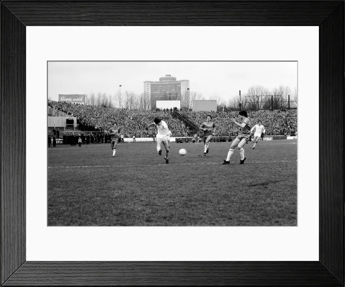 Framed Print : F. A Cup Football. Chelsea 2 v. Tottenham Hotspurs 3. F. A. Cup March 1982 LF08-16-206