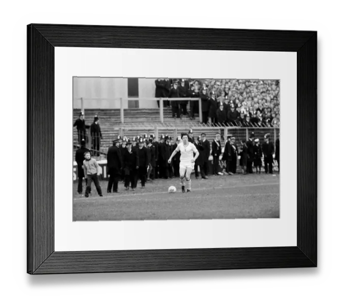 Framed Print : F. A Cup Football. Chelsea 2 v. Tottenham Hotspurs 3. F. A. Cup March 1982 LF08-16-164