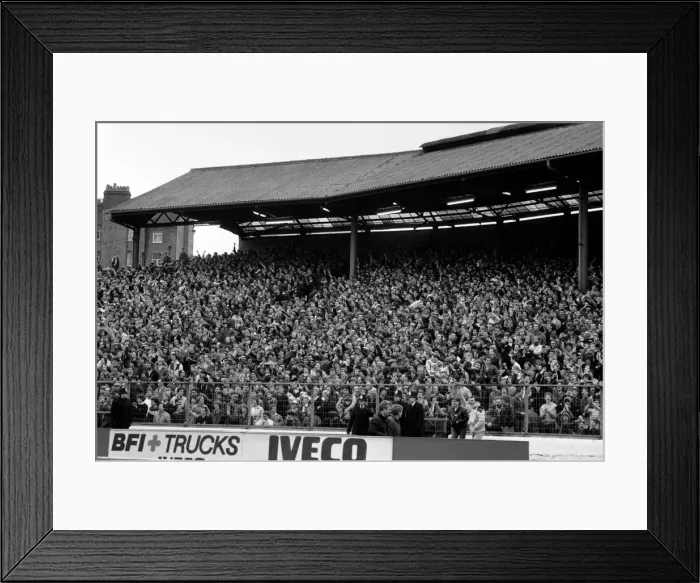 Framed Print : F. A Cup Football. Chelsea 2 v. Tottenham Hotspurs 3. F. A. Cup March 1982 LF08-16-031 Framed Print : F. A Cup Football. Chelsea 2 v. Tottenham Hotspurs 3. F. A. Cup March 1982 LF08-16-031