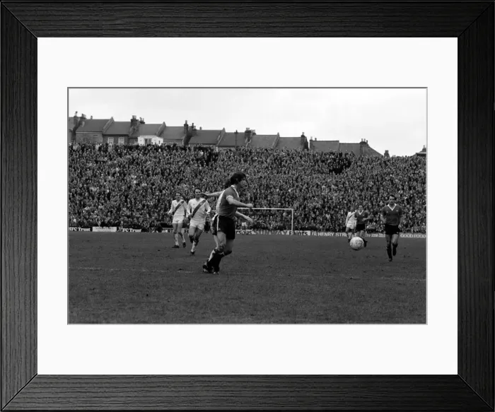 Framed Print : English League Division One match. Crystal Palace 0 v Manchester United 2