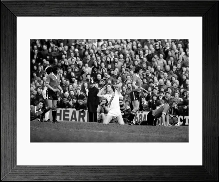 Framed Print : English League Division One match. Crystal Palace 0 v Manchester United 2 Framed Print : English League Division One match. Crystal Palace 0 v Manchester United 2