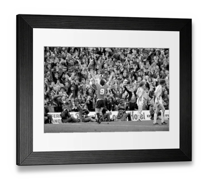 Framed Print : English League Division One match. Crystal Palace 0 v Manchester United 2