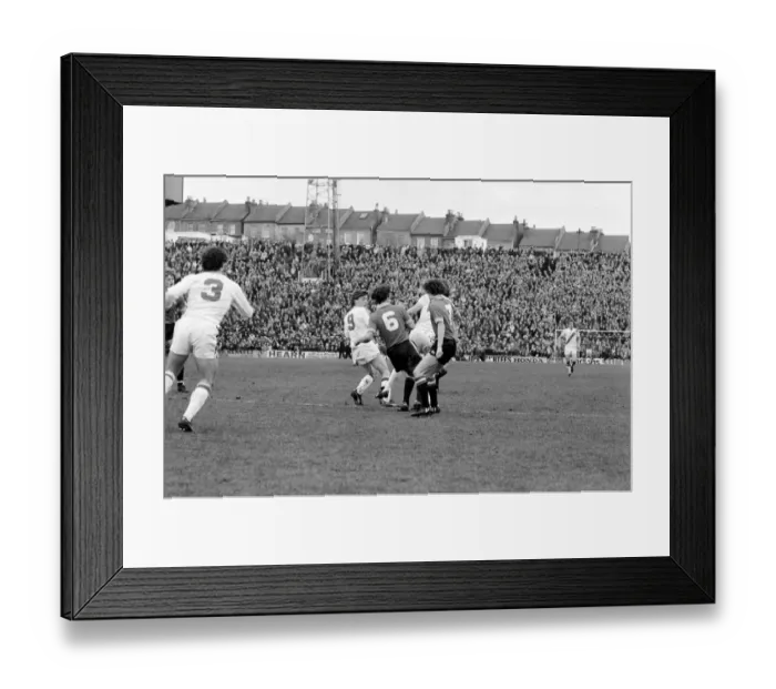 Framed Print : English League Division One match. Crystal Palace 0 v Manchester United 2