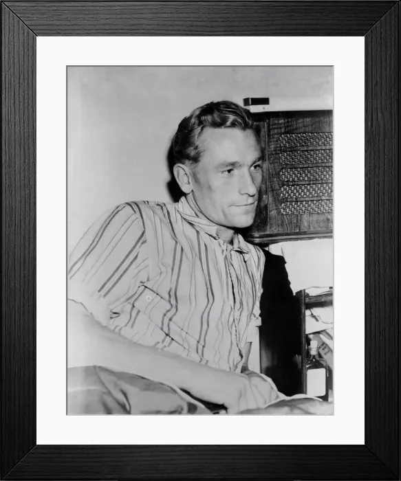 Framed Print : Football Bert trautmann ( Manchester City) 1949 020486 / 1 Framed Print : Football Bert trautmann ( Manchester City) 1949 020486 / 1