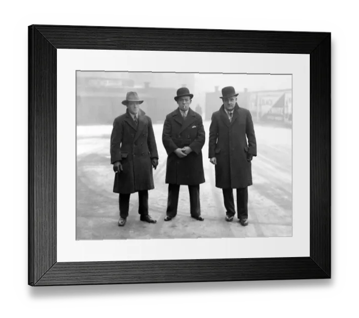 Framed Print : Chelsea FC 1930-1. l-r Andy Wilson, Hughie Gallacher and Jackie Crawford Framed Print : Chelsea FC 1930-1. l-r Andy Wilson, Hughie Gallacher and Jackie Crawford