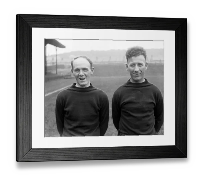 Framed Print : Crystal Palace Footballers. Nixon and Hamilton. c. 1927 DM6616 Framed Print : Crystal Palace Footballers. Nixon and Hamilton. c. 1927 DM6616