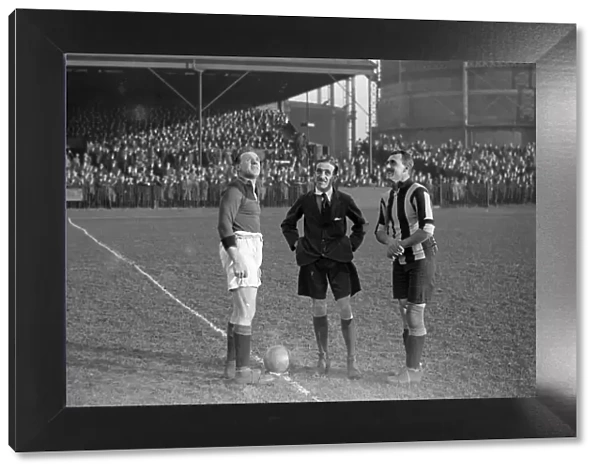 Stoke v. South Shields. 24th January 1921. Stoke captain Brittleton tosses up