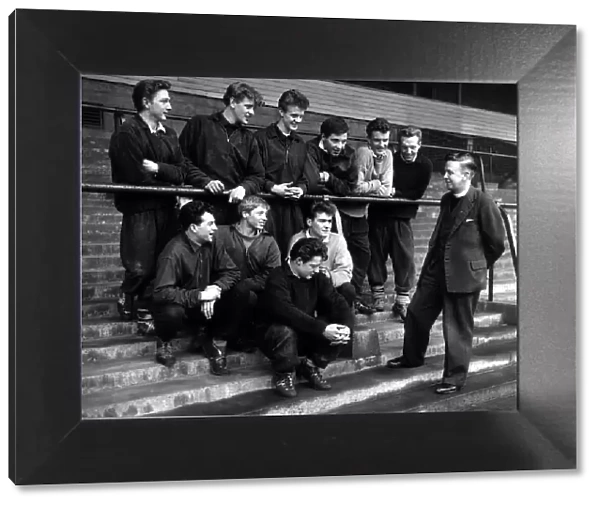 Rev John Jackson Leeds United chaplain 1962 has a chat with the young Leeds juniors