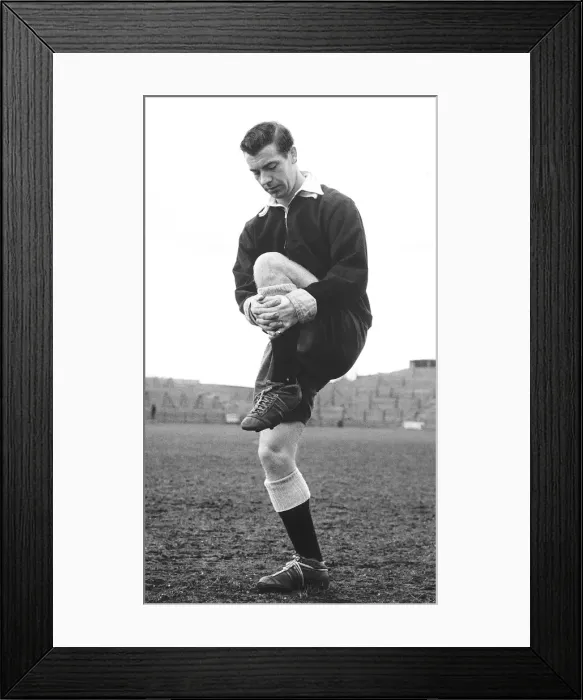 Framed Print : Johnny Haynes footballer captain of Fulham and England limbering up at Craven Cottage Framed Print : Johnny Haynes footballer captain of Fulham and England limbering up at Craven Cottage