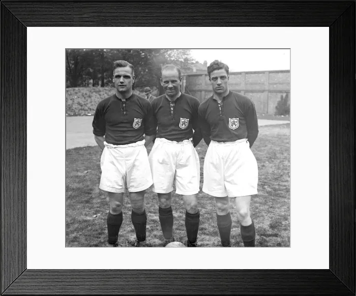 Framed Print : Arsenal Footballers. Baker, Blyth and Brain. DM12549C. 23rd April 1927