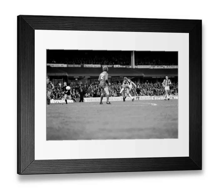 Framed Print : English League Division One match at The Hawthorns. West Bromwich Albion 0 v Liverpool 1