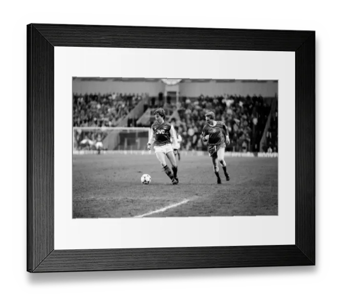 Framed Print : English League Division One match at Highbury. Arsenal 2 v Swansea City 1