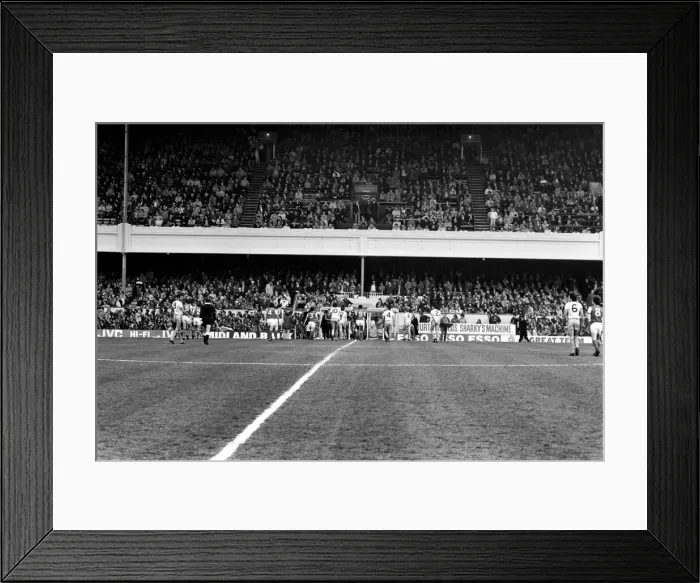 Framed Print : English League Division One match at Highbury. Arsenal 2 v West Ham United 0 Framed Print : English League Division One match at Highbury. Arsenal 2 v West Ham United 0