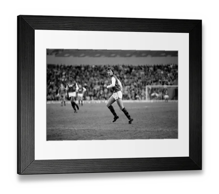 Framed Print : English League Division One match at Highbury. Arsenal 2 v Swansea City 1 Framed Print : English League Division One match at Highbury. Arsenal 2 v Swansea City 1