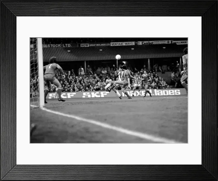Framed Print : English League Division One match at The Hawthorns. West Bromwich Albion 0 v Liverpool 1 Framed Print : English League Division One match at The Hawthorns. West Bromwich Albion 0 v Liverpool 1