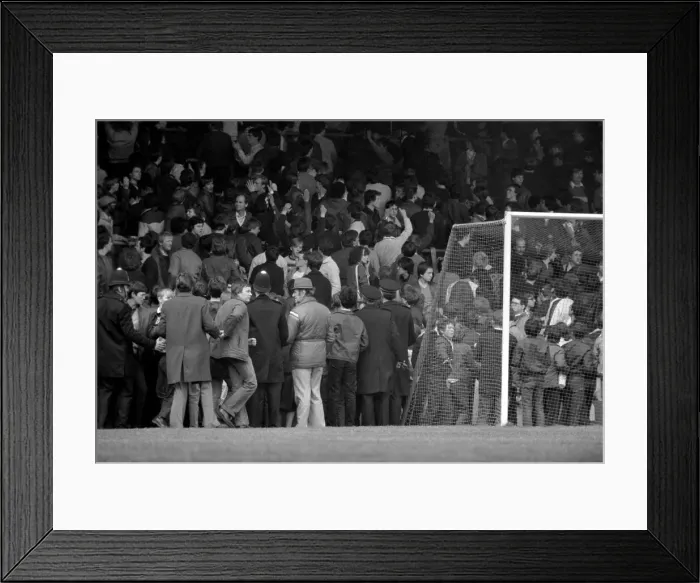 Framed Print : English League Division One match at Highbury. Arsenal 2 v West Ham United 0 Framed Print : English League Division One match at Highbury. Arsenal 2 v West Ham United 0