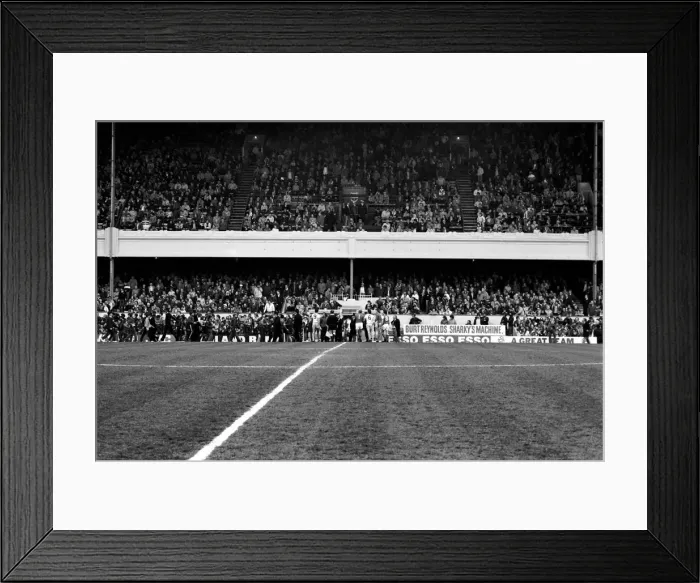 Framed Print : English League Division One match at Highbury. Arsenal 2 v West Ham United 0 Framed Print : English League Division One match at Highbury. Arsenal 2 v West Ham United 0