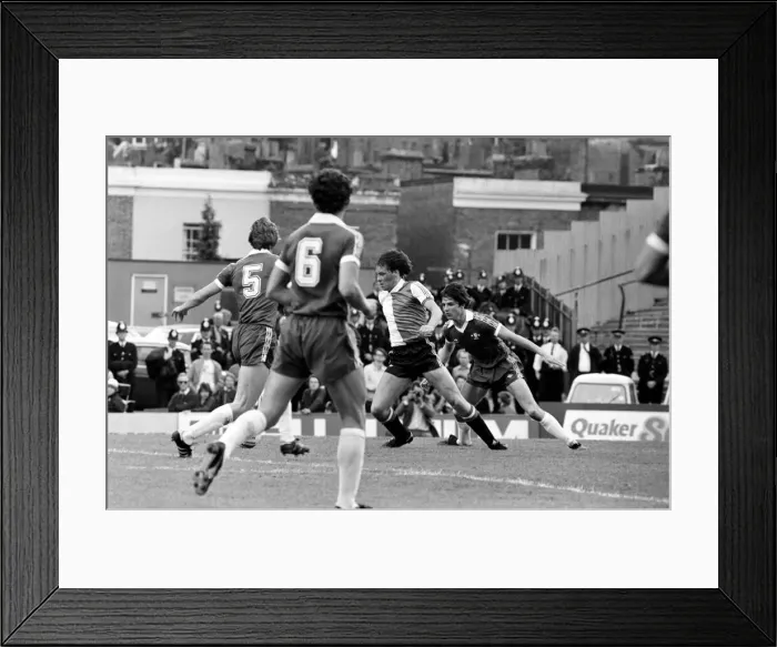 Framed Print : English League Division Two match at Stamford Bridge. Chelsea 1 v Queens Park Rangers 1