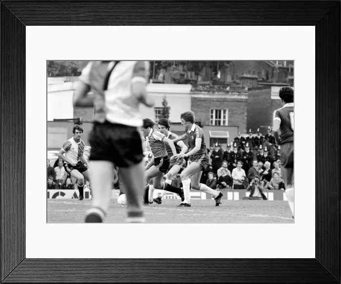 Framed Print : English League Division Two match at Stamford Bridge. Chelsea 1 v Queens Park Rangers 1