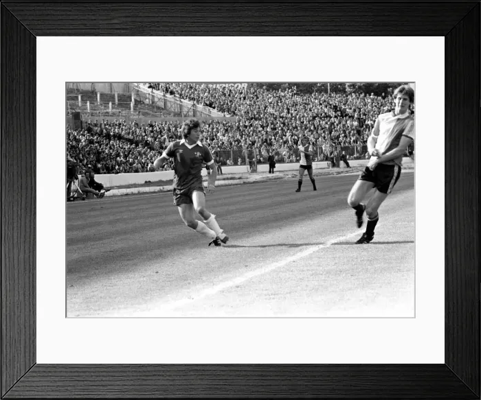 Framed Print : English League Division Two match at Stamford Bridge. Chelsea 1 v Queens Park Rangers 1 Framed Print : English League Division Two match at Stamford Bridge. Chelsea 1 v Queens Park Rangers 1