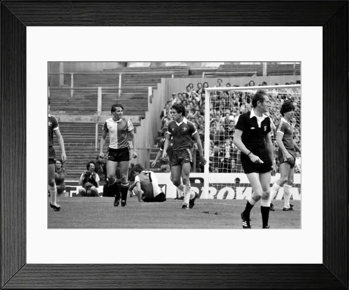 Framed Print : English League Division Two match at Stamford Bridge. Chelsea 1 v Queens Park Rangers 1 Framed Print : English League Division Two match at Stamford Bridge. Chelsea 1 v Queens Park Rangers 1