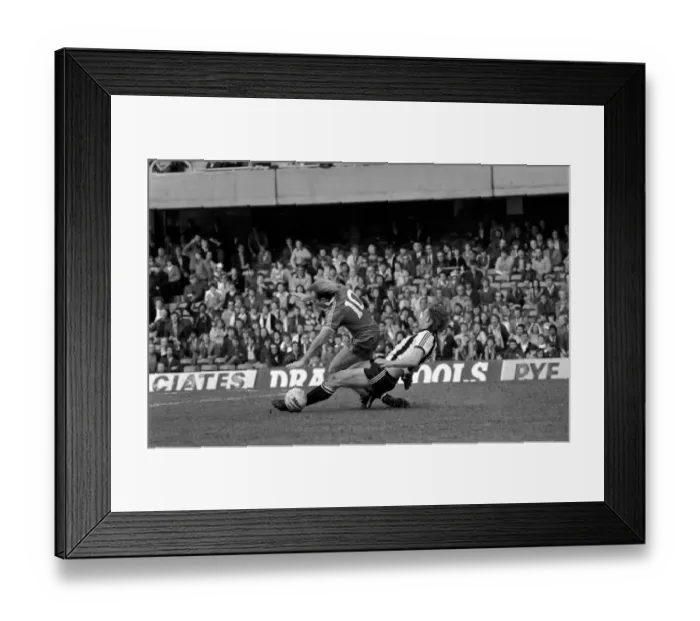 Framed Print : English Division 2 football. Chelsea 1 v. Notts County 0. April 1980 LF03-01-046