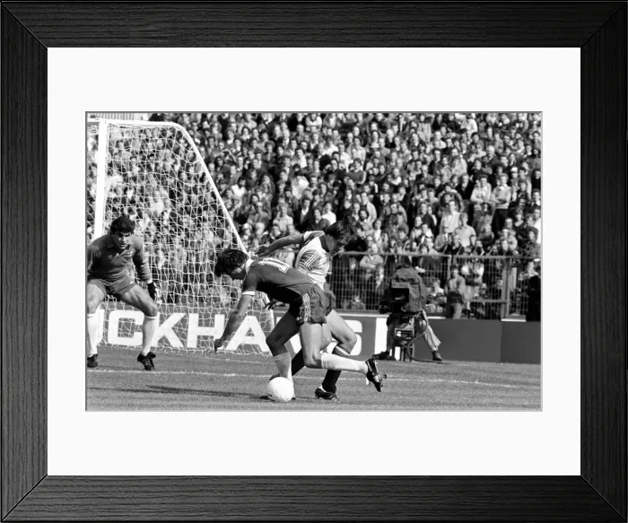 Framed Print : English League Division Two match at Stamford Bridge. Chelsea 1 v Queens Park Rangers 1 Framed Print : English League Division Two match at Stamford Bridge. Chelsea 1 v Queens Park Rangers 1