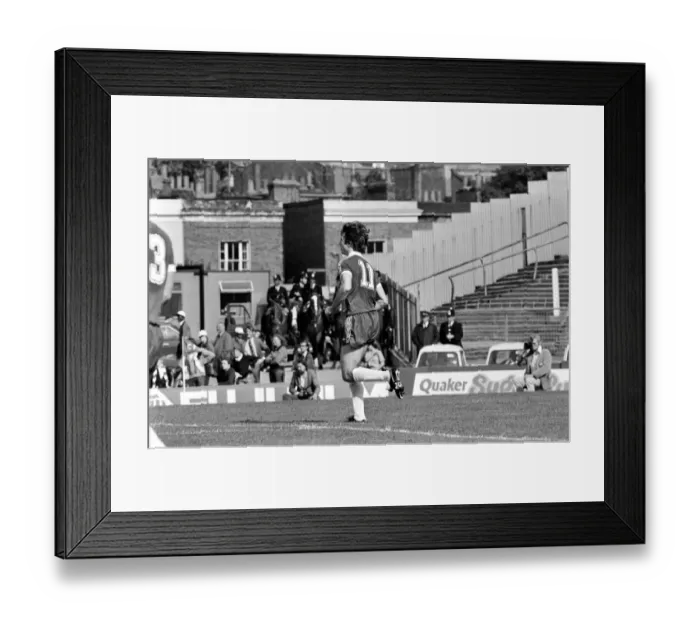 Framed Print : English League Division Two match at Stamford Bridge. Chelsea 1 v Queens Park Rangers 1 Framed Print : English League Division Two match at Stamford Bridge. Chelsea 1 v Queens Park Rangers 1