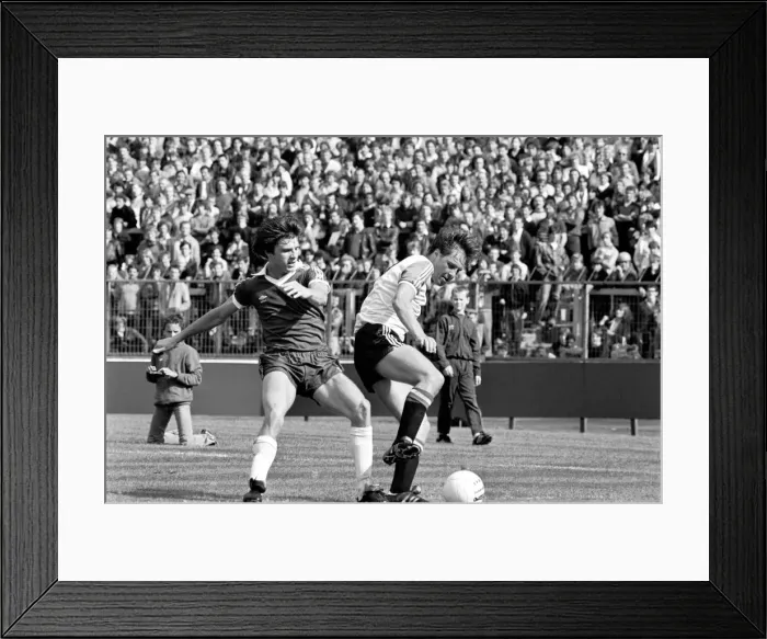 Framed Print : English League Division Two match at Stamford Bridge. Chelsea 1 v Queens Park Rangers 1 Framed Print : English League Division Two match at Stamford Bridge. Chelsea 1 v Queens Park Rangers 1